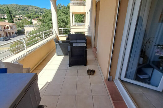 T2 48m2 avec terrasse et grand garage